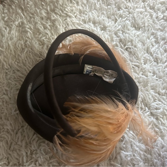 Vintage 1940s Hat l Brown Tilt l Feather l Burlesque Cocktail Costume l 40s - Picture 7 of 8